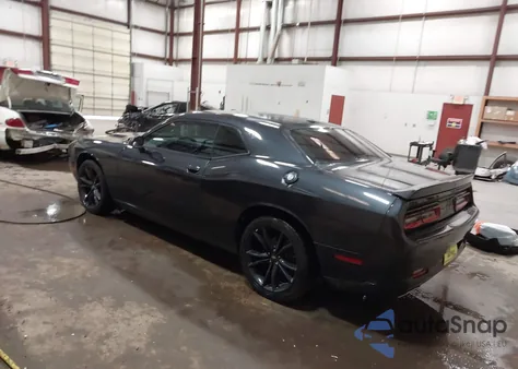 2018 Dodge Challenger Sxt z USA, uszkodzony, nr VIN 2C3CDZAG7JH124222